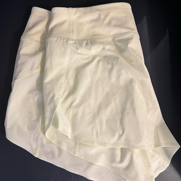 Athleta Run With it - 3.5
Size - Medium 
ONLY light green/ Lime green available - Picture 7 of 8